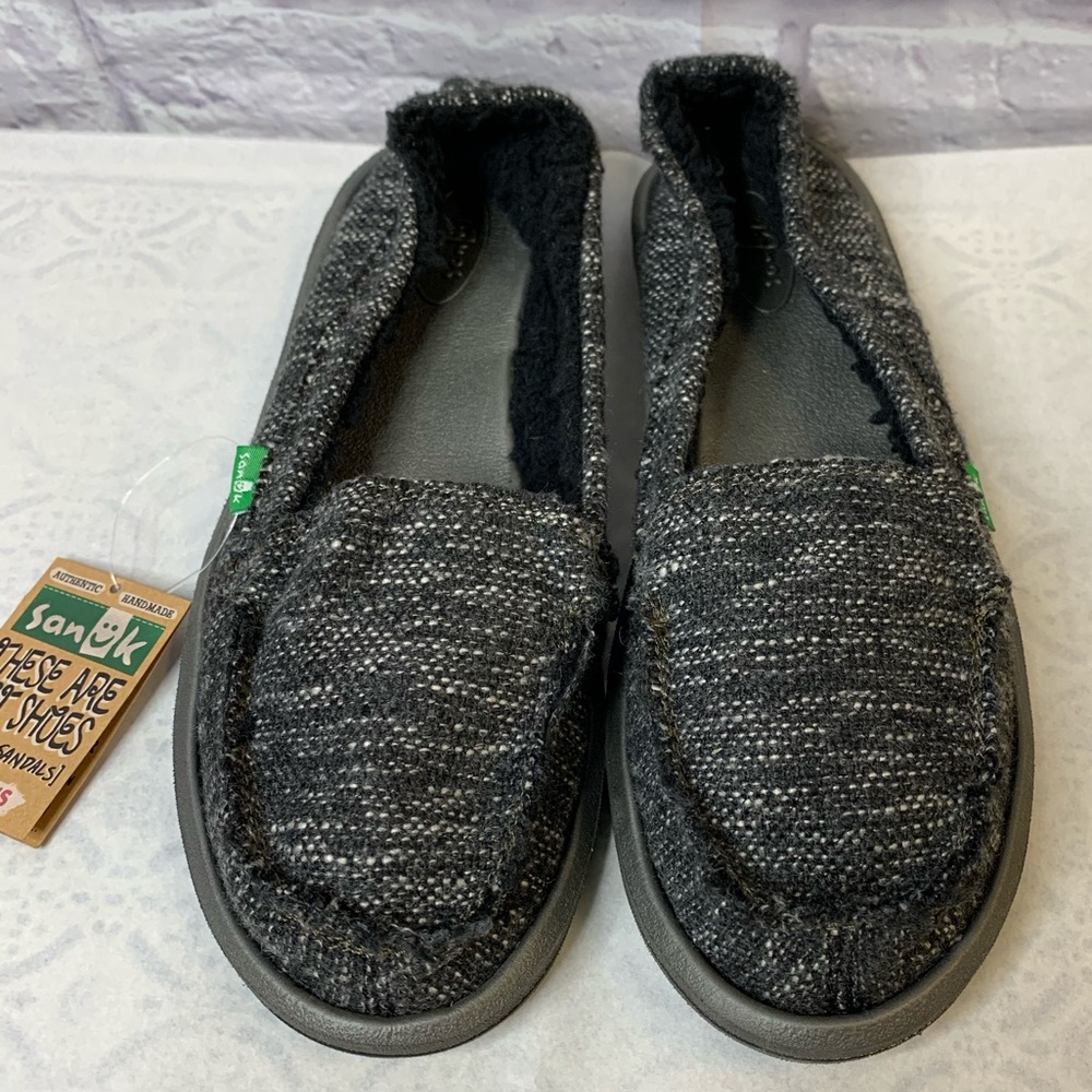 Sanuks